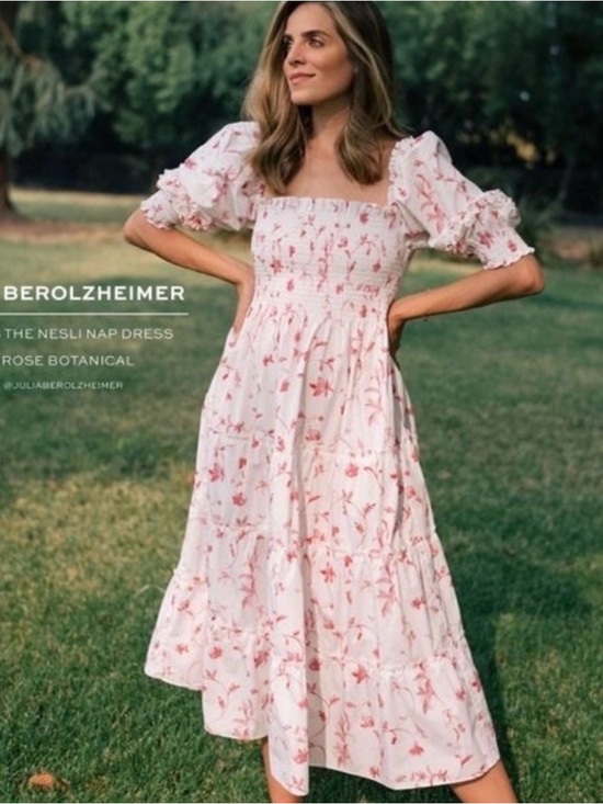 Hill House Dresses & Skirts - Hill House Home Nesli Nap Dress in Rose Botanical Small